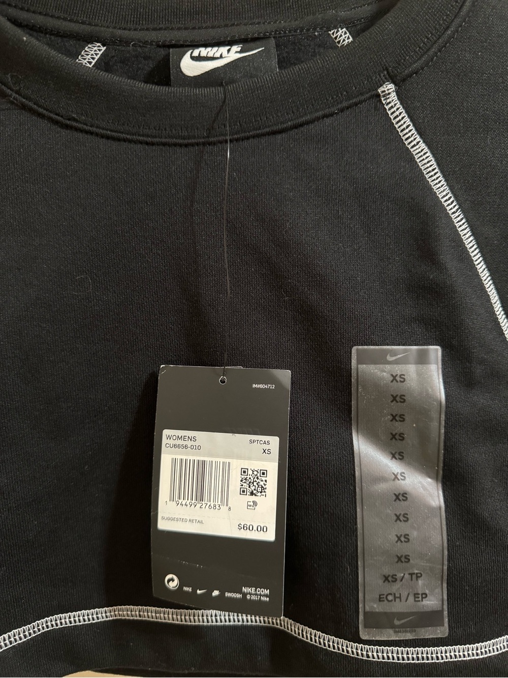 Nike Black Long-Sleeve Crop Top with White Contrast Stitching - Picture 2 of 4